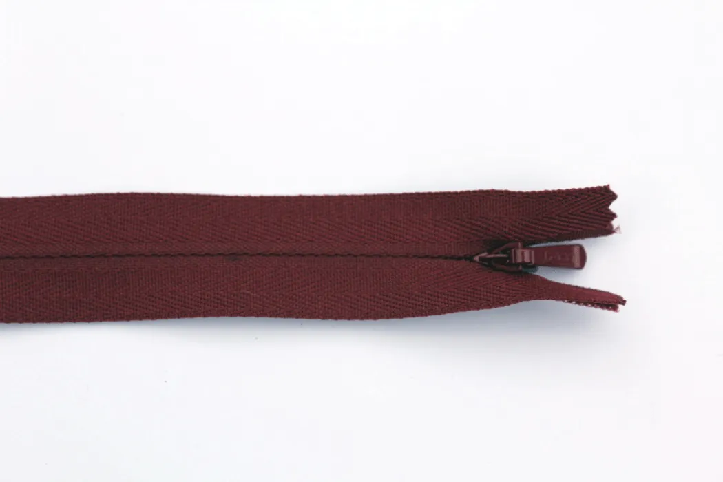 20cm/8" Concealed Zip - Wine 527
