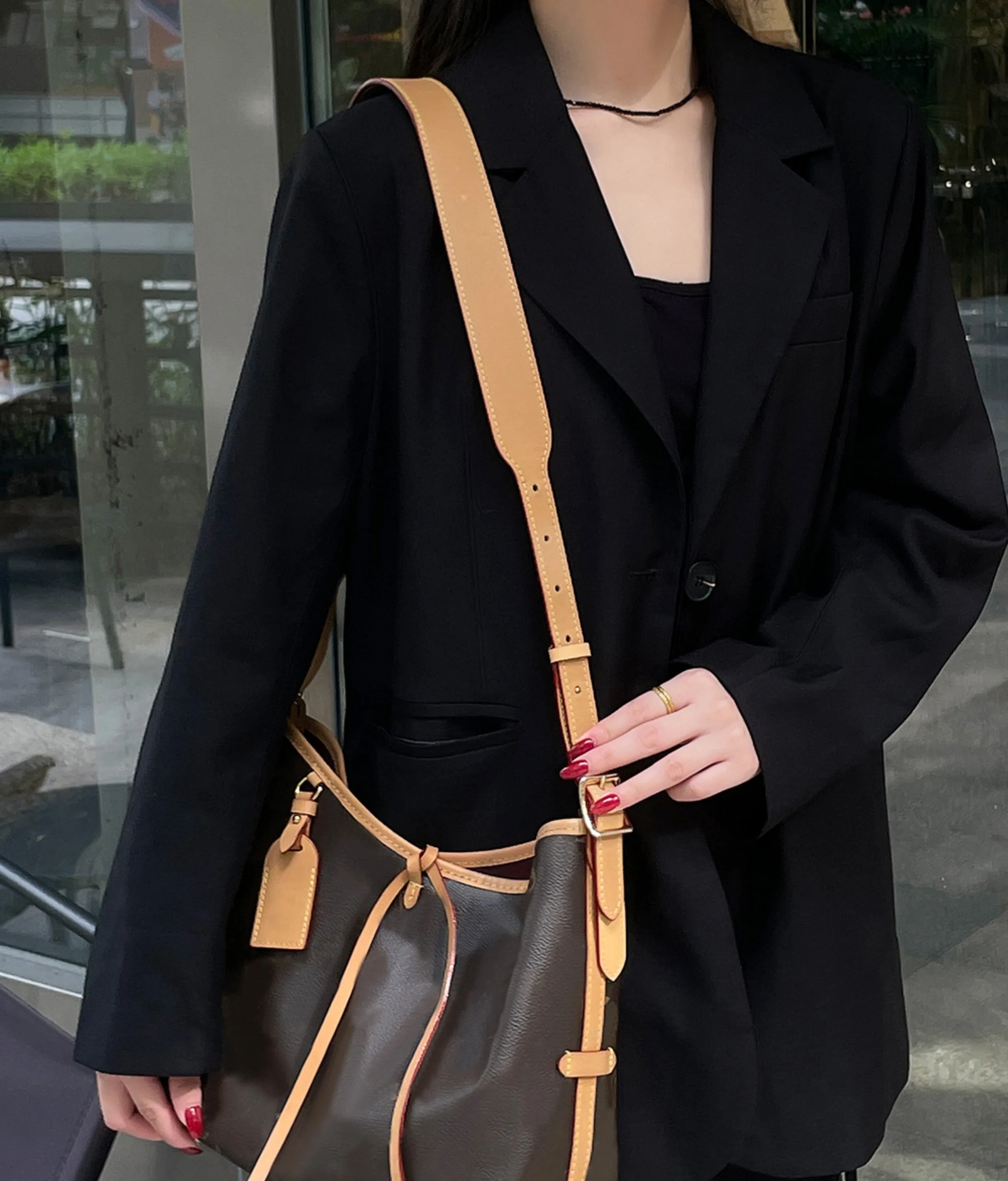 Carryall shoulder strap extension, suitable for replacing the short strap on small women's bags, a handmade genuine leather shoulder strap extension accessory.