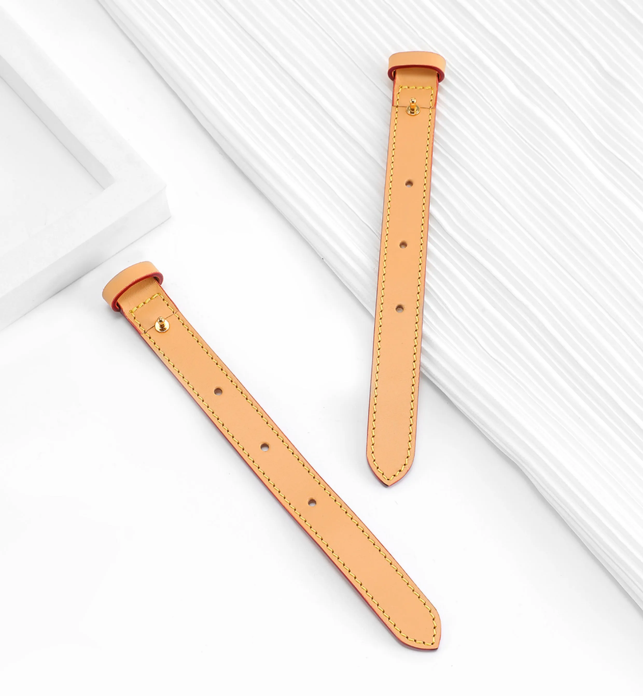 Carryall shoulder strap extension, suitable for replacing the short strap on small women's bags, a handmade genuine leather shoulder strap extension accessory.