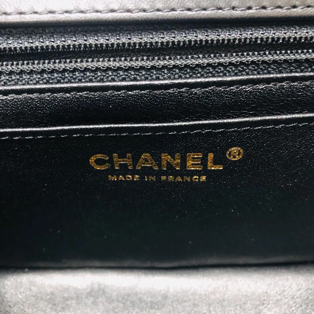 CHANEL 19A Graffiti Croc Embossed Mini 2.55 Reissue