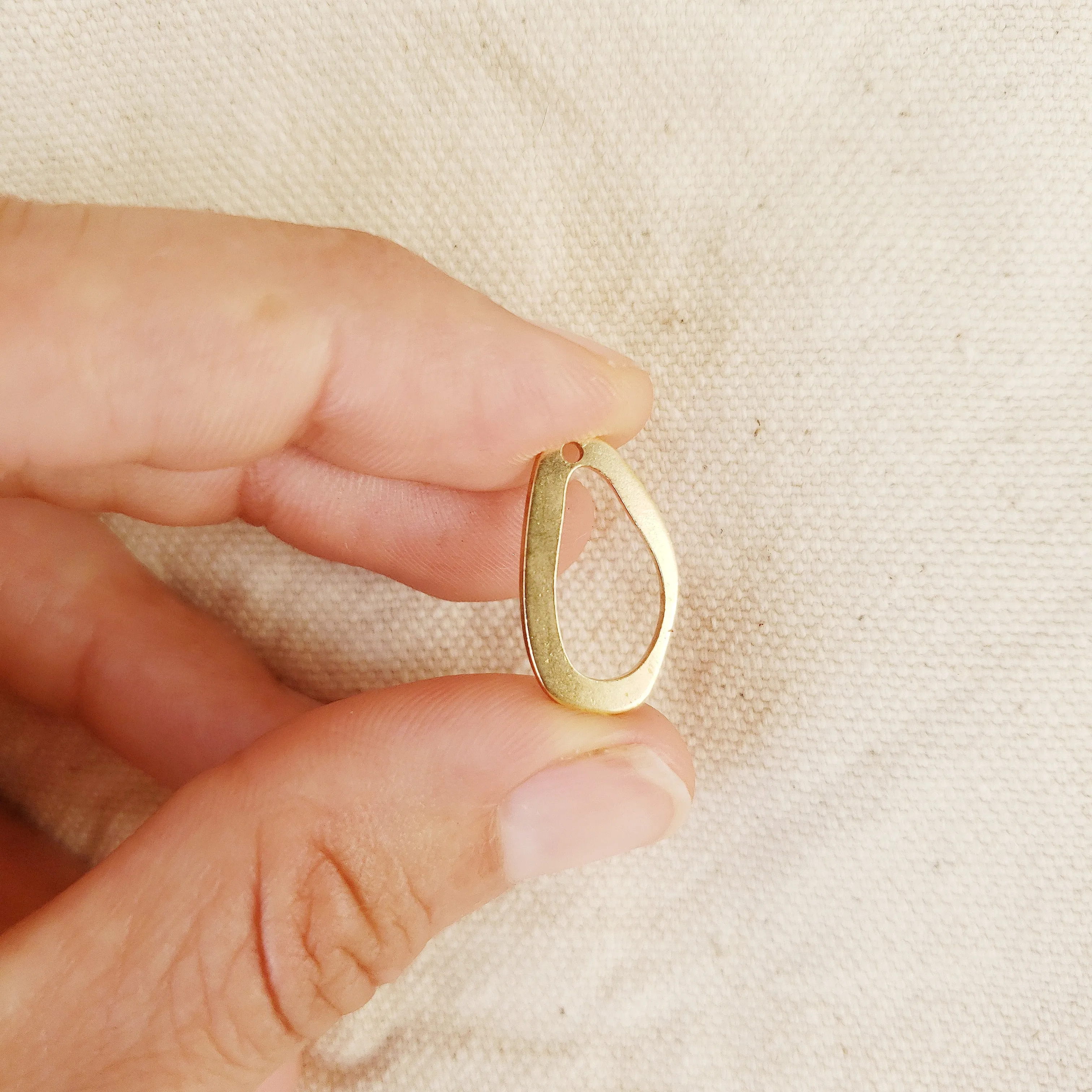 Irregular Open Oval Charm