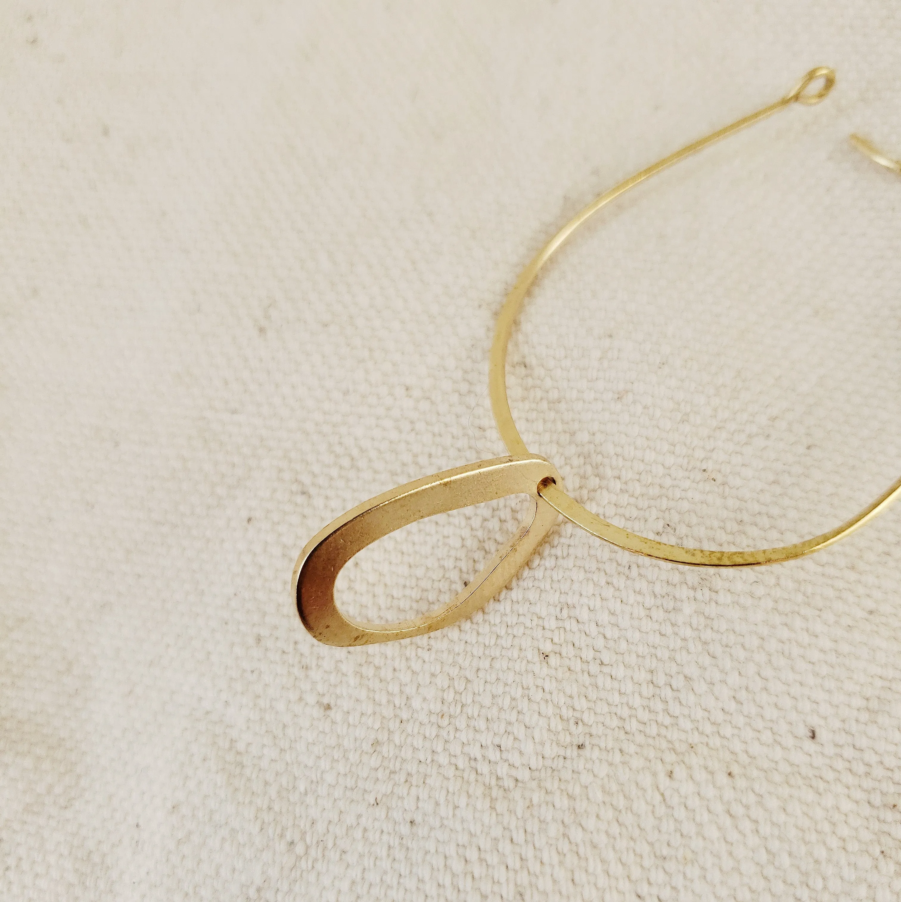 Irregular Open Oval Charm