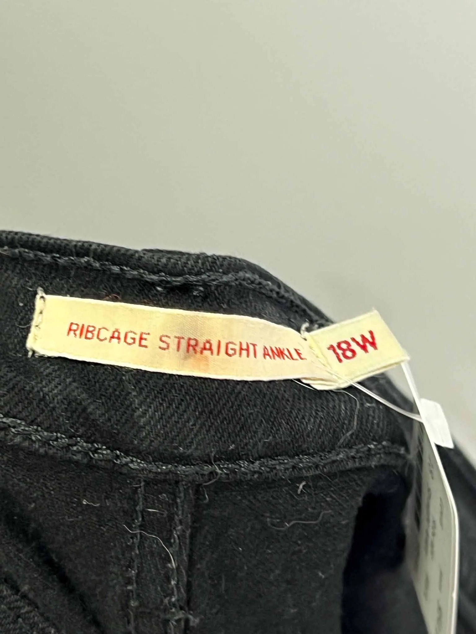 Size 18 - Levi's Black Ribcage Straight Ankle Jeans
